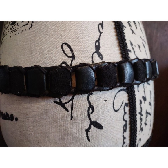 Black LEATHER Belt Women's Caterpillar Small Medium Large Waist Hip Silvertone - Picture 6 of 7